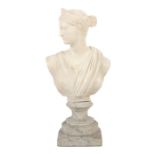 Bildhauer des 19./20. Jh."Diana", Alabaster, vollplastische Büste einer jugendlichen Dame mit zum