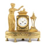 Bronze doré Pendule mit Frauenfigur und FlammenschaleSchweiz, 1. Viertel 19. Jh., Emaille-
