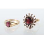 2 Damenringe20. Jh., Gelbgold 333/585, 1x sich verbreiternde Ringschiene mit eingefasstem,