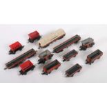 12 GüterwagenMärklin, Spur H0, 2 x 362.5 und 1 x 262.7 Kippwagen; 1 x 364.5 und 1 x 364.7