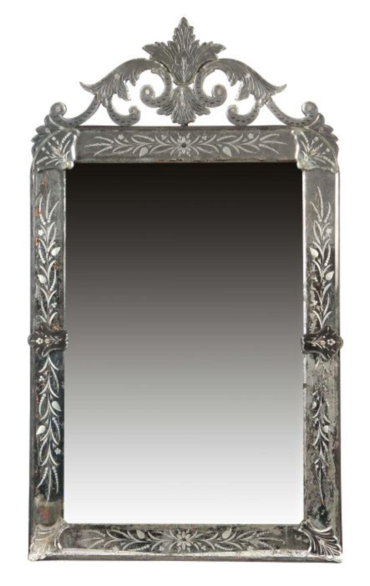 Venezianischer Spiegel mit Aufsatzwohl um 1950, Wandspiegel mit giebelförmigem Spiegelglasaufsatz