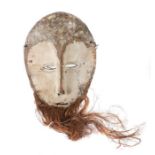 Maske der LegaDR Kongo, Holz, mit gekalktem Gesicht und Faserbart, H: ca. 48 cm.- - -25.00 % buyer's