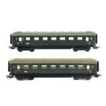 2 SchürzenwagenMärklin, Spur H0, 2x D-Zug-Wagen (Schürzenwagen), 346/1.6, 1. Klasse, 1x graues Dach,