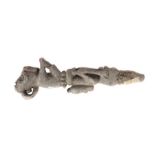 Figürliche Tabakpfeifeafrikanisch, Stein, L: 31 cm.- - -25.00 % buyer's premium on the hammer