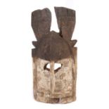 Gehörnte Maske der DogonMali, Holz geschwärzt, mit gekalktem Gesicht, H: 37 cm.- - -25.00 % buyer'