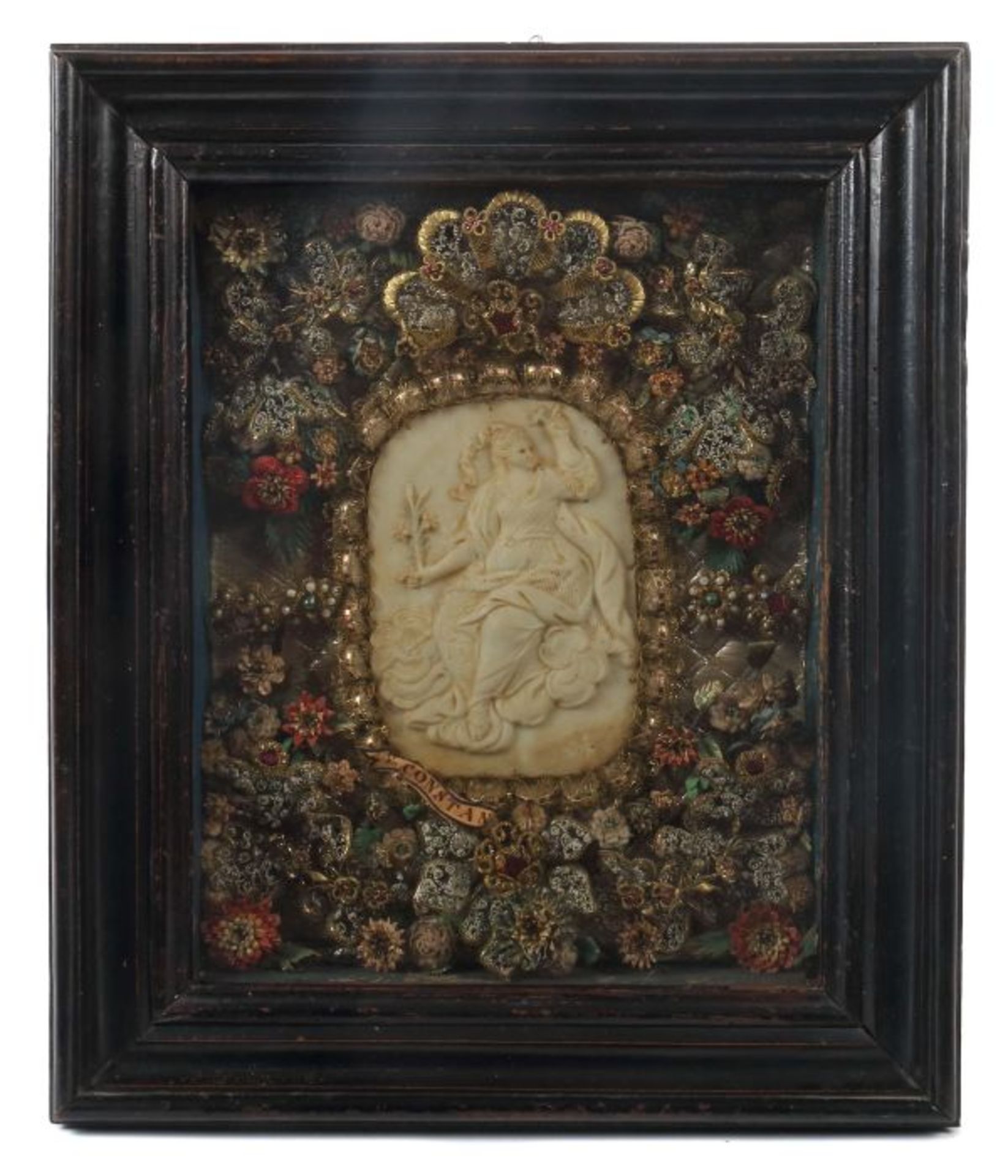 Klosterarbeit Hl. ConstanzeSüddeutsch, 19. Jh., Ganzfigurige Relief der Heiligen umgeben von