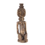 Kniende Figur der DogonMali, Holz, H: 35 cm.- - -25.00 % buyer's premium on the hammer priceVAT