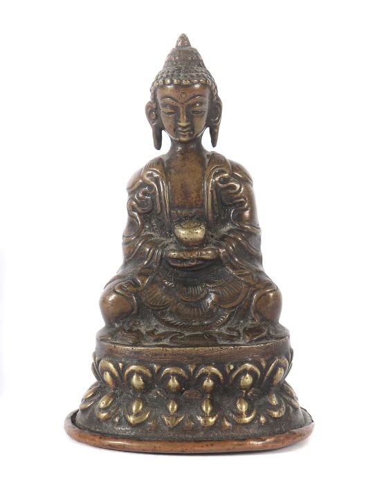 Buddha ShakyamuniTibet/Nepal, wohl um 1900, Bronze, in vajrasana sitzender Buddha auf