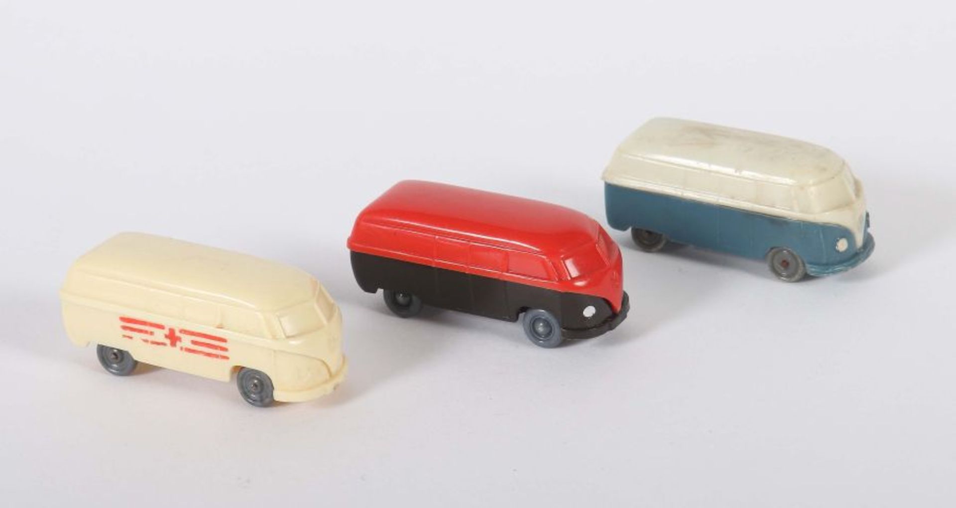 3 Modellautos VW BusWiking, 2 x 138 VW Bus T1 Typ 3, 1954-59: 1 x cremeweiß mattblaugrau, ohne - Bild 2 aus 2