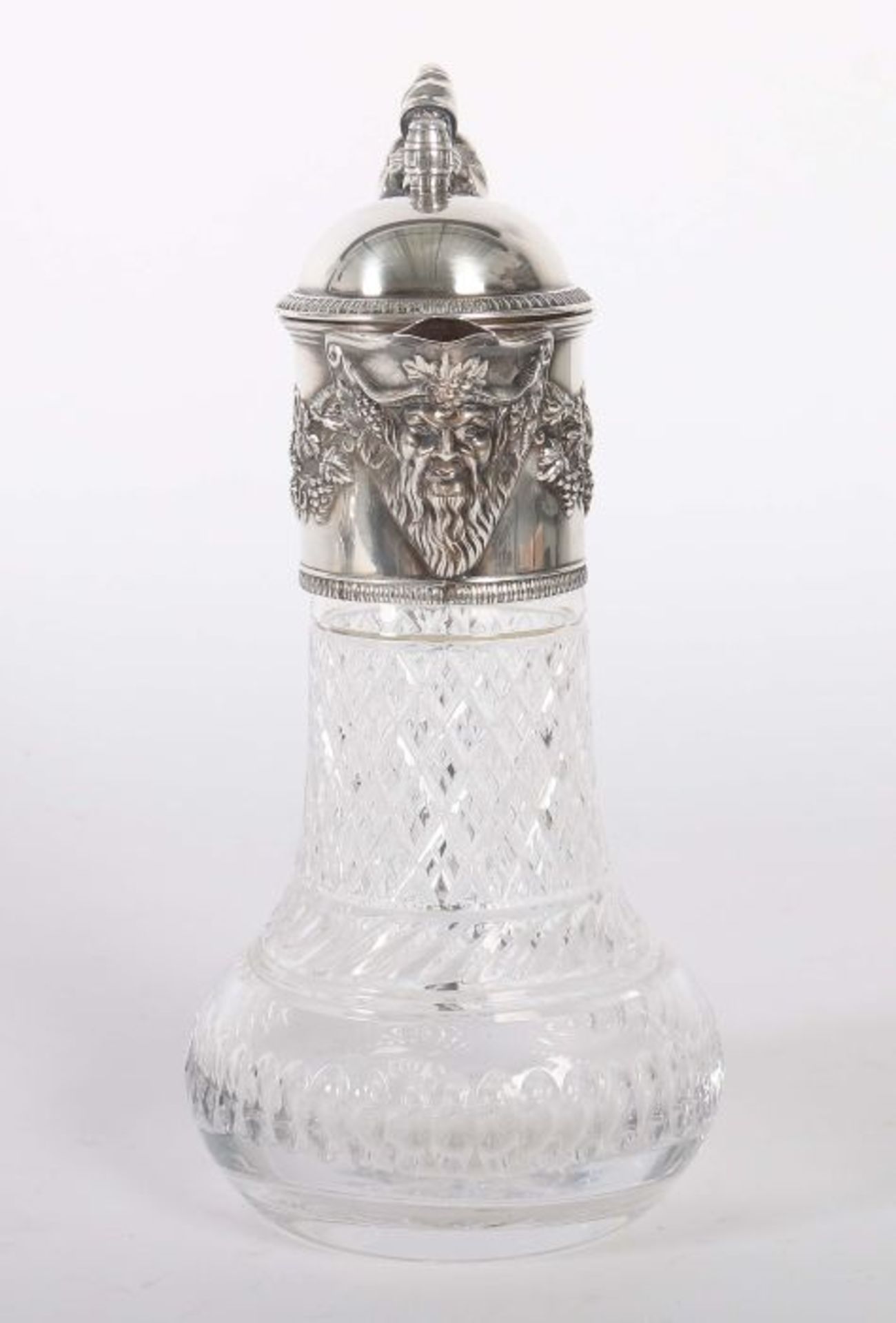 Große Schenkkanne mit Silbermontur1. Drittel 20. Jh., farbloses Kristallglas/Silber 925, Korpus - Bild 3 aus 4