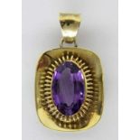 ANHÄNGER585/000 Gelbgold mit Amethyst. L. ca. 3,4cm, Brutto ca. 10,2g