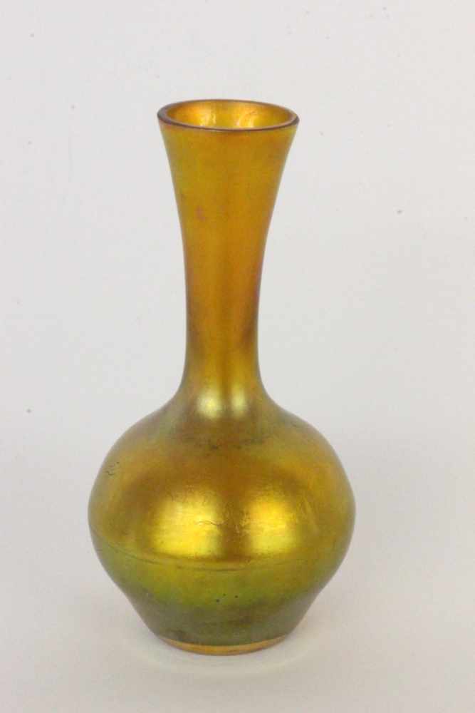 SOLIFLORE ZIERVASEWMF, Geislingen 1930er Jahre Honigfarben irisierendes Myraglas. H.14cm