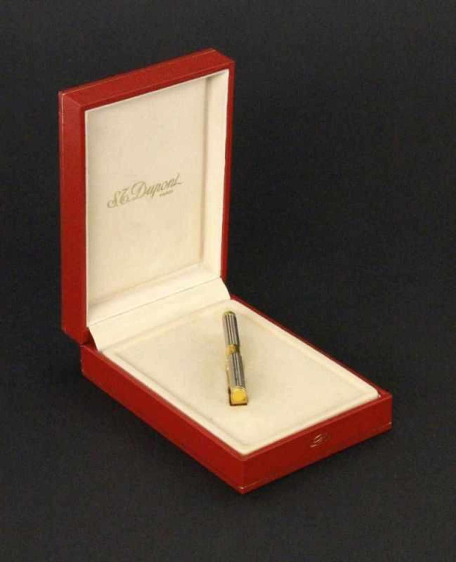 DUPONT KRAWATTENKLAMMERMetall, versilbert und vergoldet. Im OriginaletuiA DUPONT TIE CLIP Metal,