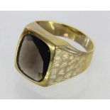 HERRENRING333/000 Gelbgold mit Rauchtopas. Gr. 61, Brutto ca. 5,6gA MEN'S RING 333/000 yellow gold