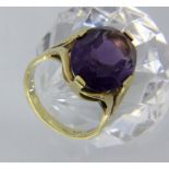 DAMENRING585/000 Gelbgold mit Amethyst. Gr. 56, Brutto ca. 7,2gA LADIES' RING 585/000 yellow gold