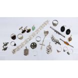 LOT 22 TEILE SILBERSCHMUCKA LOT OF 22 SILVER JEWELLERY ITEMS