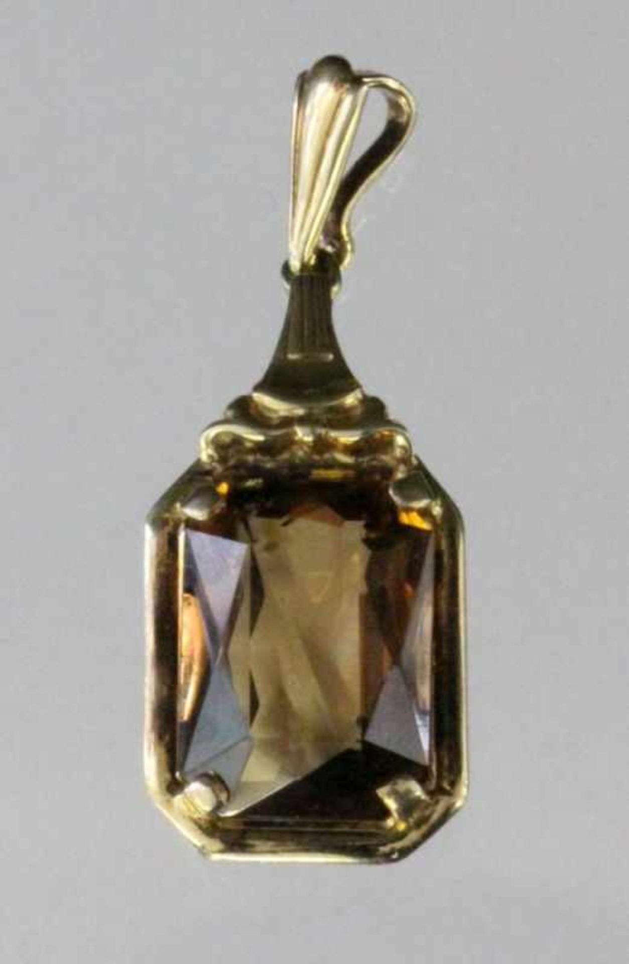 ANHÄNGERSilber vergoldet mit Topas. L.3,5cm, Brutto ca. 4gA PENDANT Gold-plated silver with topaz.