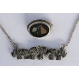 HALSKETTE MIT ELEFANTEN UND RING MITONYX Silber, Halskette mit MarkasitenA NECKLACE WITH ELEPHANTS