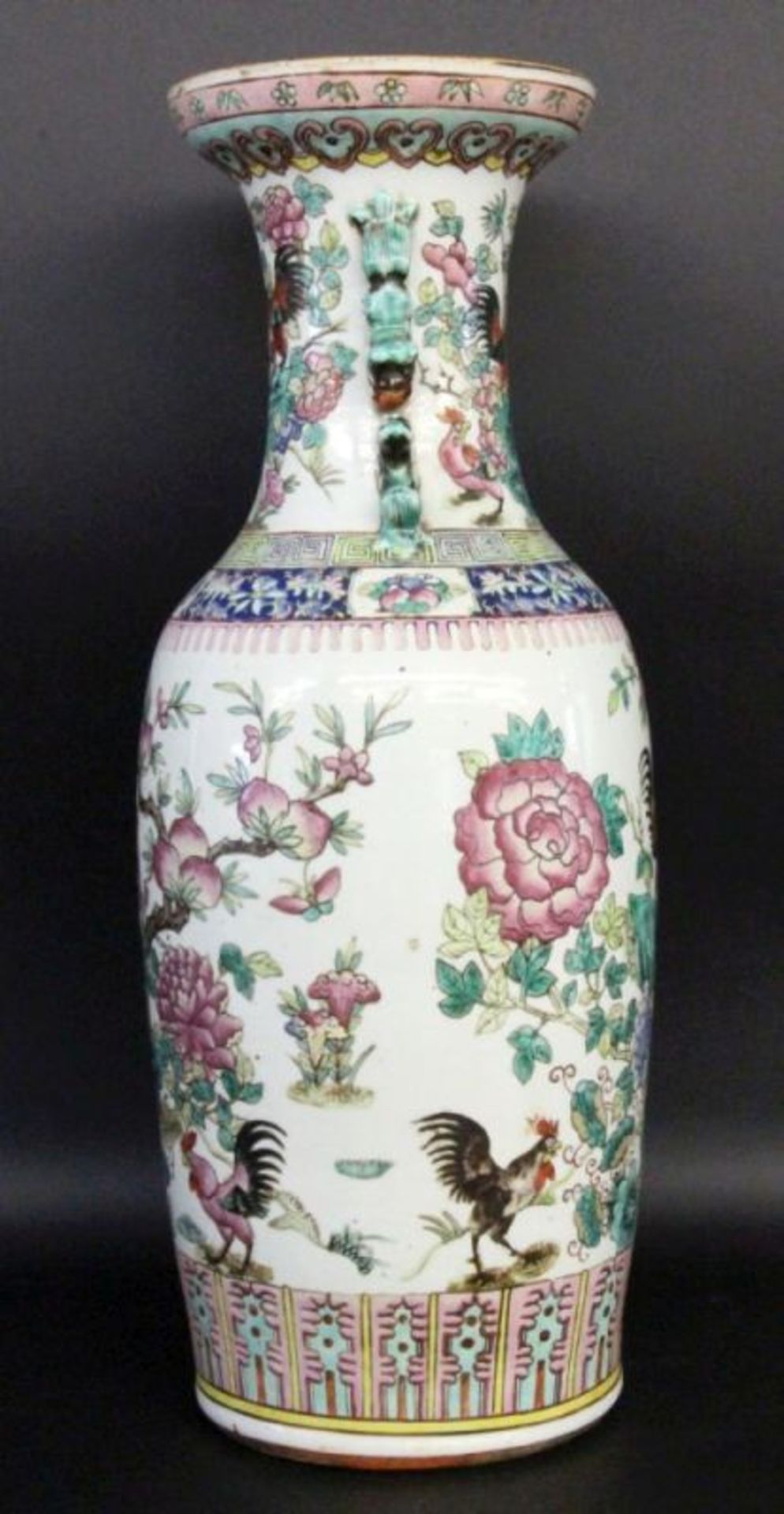 BODENVASEGuangxu, China Porzellan. Balusterform mit polychromer Bemalung mit Blumen und Hühnern. H. - Bild 2 aus 5