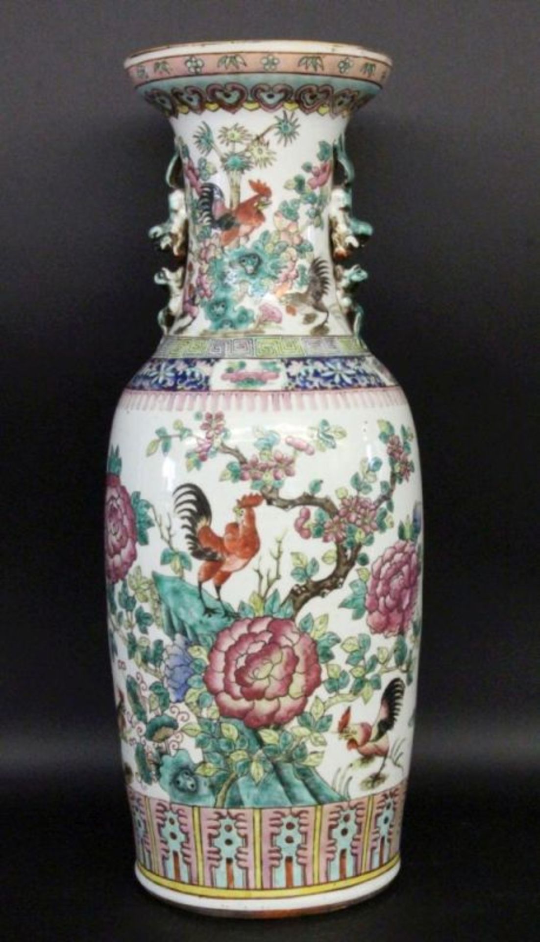 BODENVASEGuangxu, China Porzellan. Balusterform mit polychromer Bemalung mit Blumen und Hühnern. H. - Bild 3 aus 5