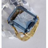 ART DECO DAMENRINGwohl Frankreich 1930er Jahre 750/000 Gelbgold mit Aquamarin, ca. 19x16mm.