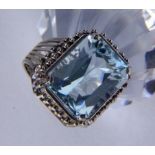 DAMENRING585/000 Weissgold mit Aquamarin. Ringgr. 56, Brutto ca. 7,8gA LADIES' RING 585/000 white