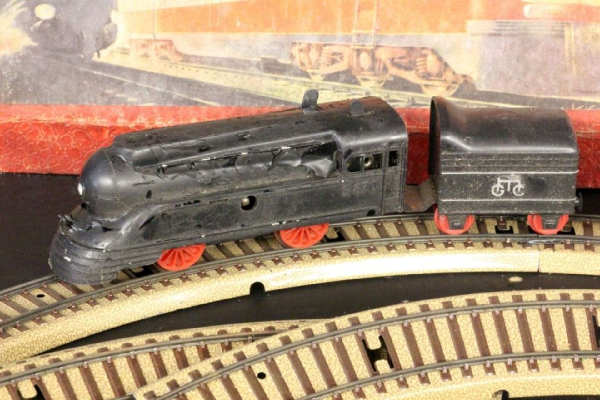 MÄRKLIN UHRWERKBAHNModell 870, Spur H0, bestehend aus Lokomotive, 2 Tenderwagen und 8 Schienen für - Bild 2 aus 2