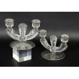 PAAR KERZENLEUCHTER2-flammig. Farbloses Glas mit Silber-Overlay. H.13cmA PAIR OF CANDLESTICKS 2-