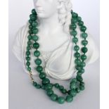 HALSKETTE MIT AVENTURINverlaufend. L.90cmA NECKLACE WITH AVENTURINE gradient. 90 cm long