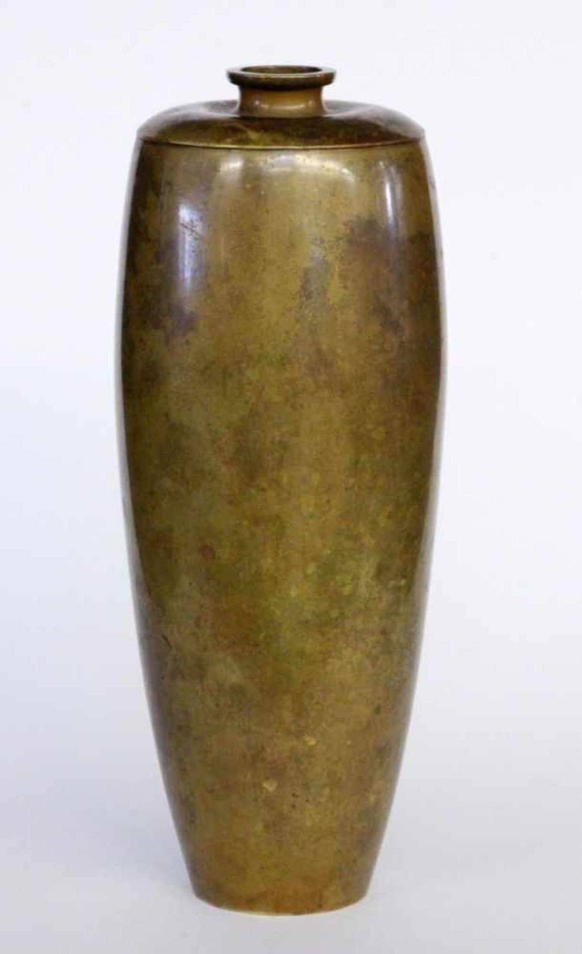 A VASE Japan. Meiji period Bronze with lily decoration in relief. Seal mark: Inoue. 22.5cm high. - Image 2 of 3