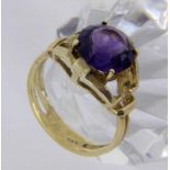 A LADIES RING 585/000 yellow gold with amethyst. Ring size 56, gross weight approximately5.1