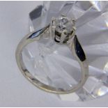 A LADIES RING 585/000 white gold with zircon. Ring size 53, gross weight approximately 2.
