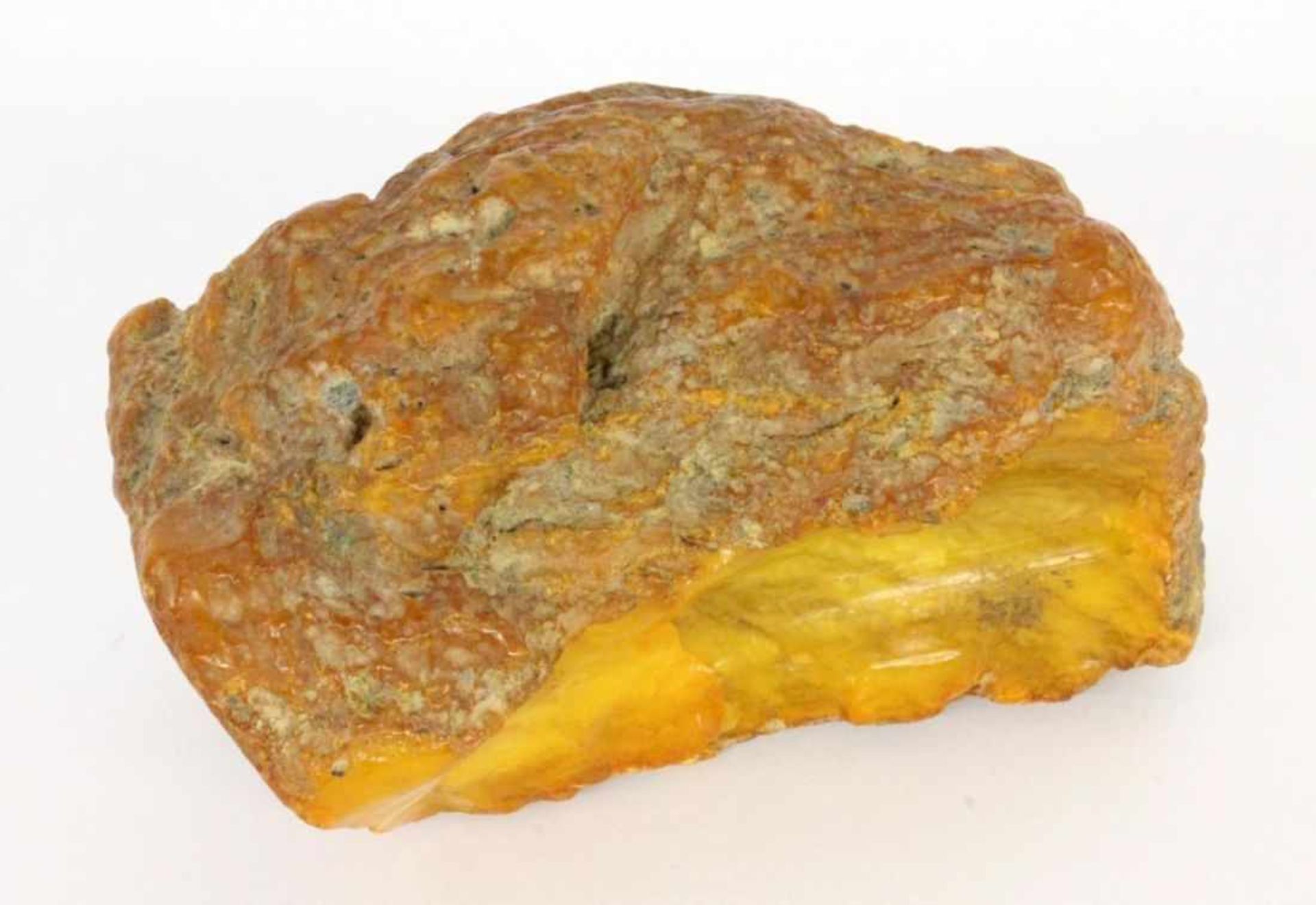 A LARGE PIECE OF RAW AMBER Baltic. Approximately 15 x 7.5 x 7.5 cm, 430 gramsGROSSER