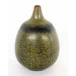 A DECORATIVE VASE Wendelin Stahl, 20th century Ceramic, glazed. Incised signature andnumber to