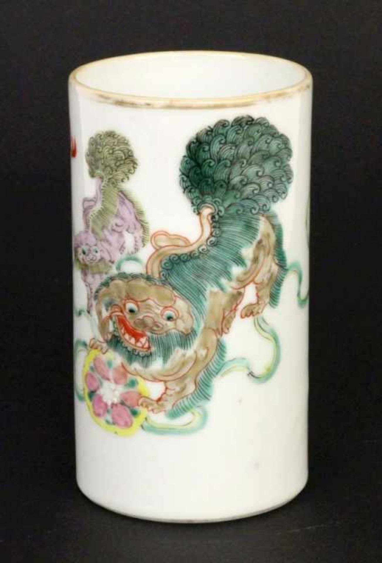 A PAINTBRUSH VASE China circa 1900 Porcelain with polychrome painting. Red maker's mark.11.5 cm
