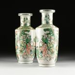 A PAIR OF FAMILLE VERTE ENAMELED PORCELAIN ROULEAU VASES, CHINESE, LATE QING DYNASTY (1644-1912),