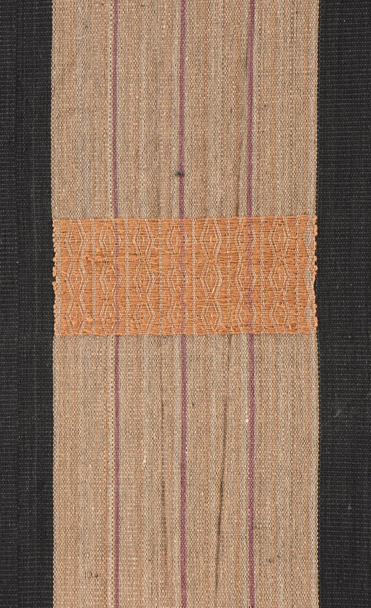 A NAGA FINELY LOOMED BLACK AND TAN STRIPED COTTON WOMAN'S ANGAMI SHAWL, NAGALAND, SECOND HALF 20TH - Image 3 of 6