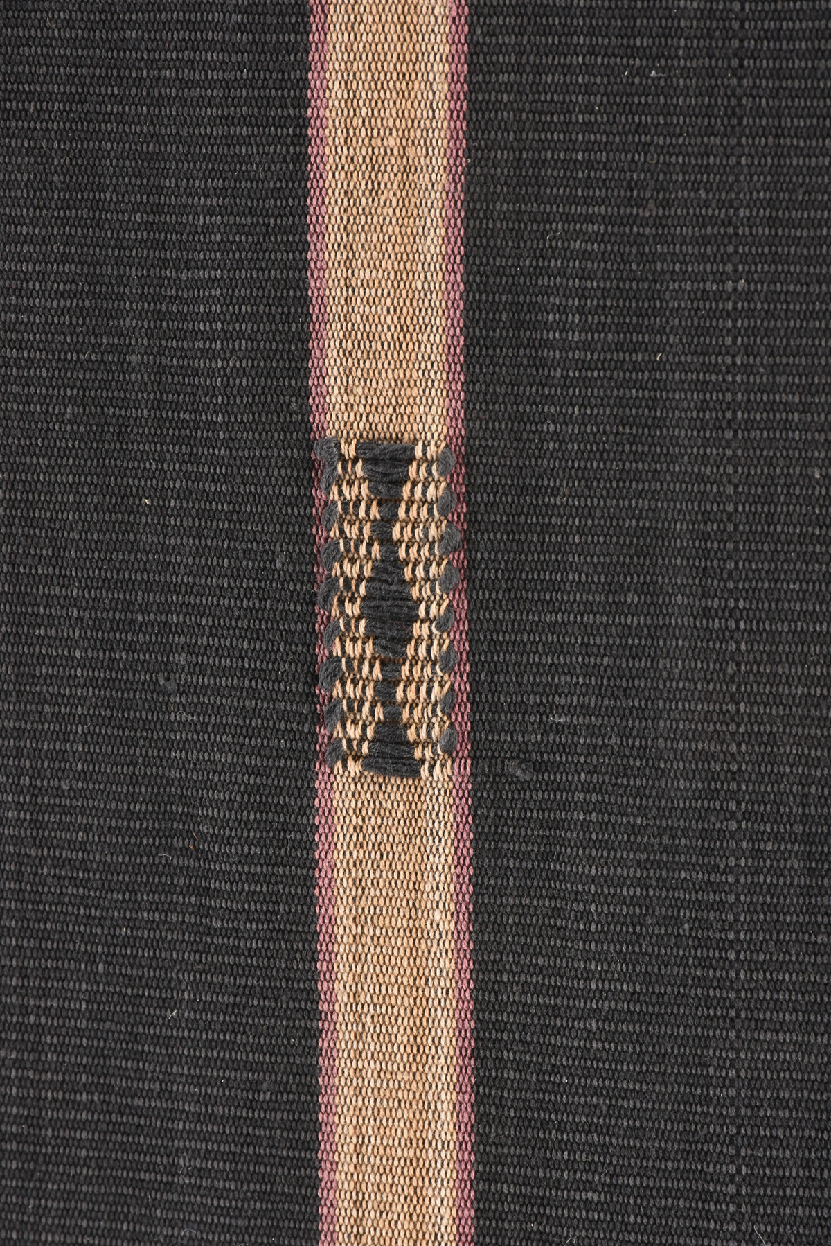 A NAGA FINELY LOOMED BLACK AND TAN STRIPED COTTON WOMAN'S ANGAMI SHAWL, NAGALAND, SECOND HALF 20TH - Image 4 of 6