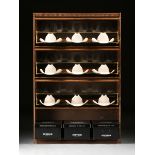 A MERCHANT'S COWBOY HAT CURVED GLASS OAK DISPLAY CASE, AMERICAN, LATE 19TH/EARLY 20TH CENTURY, in