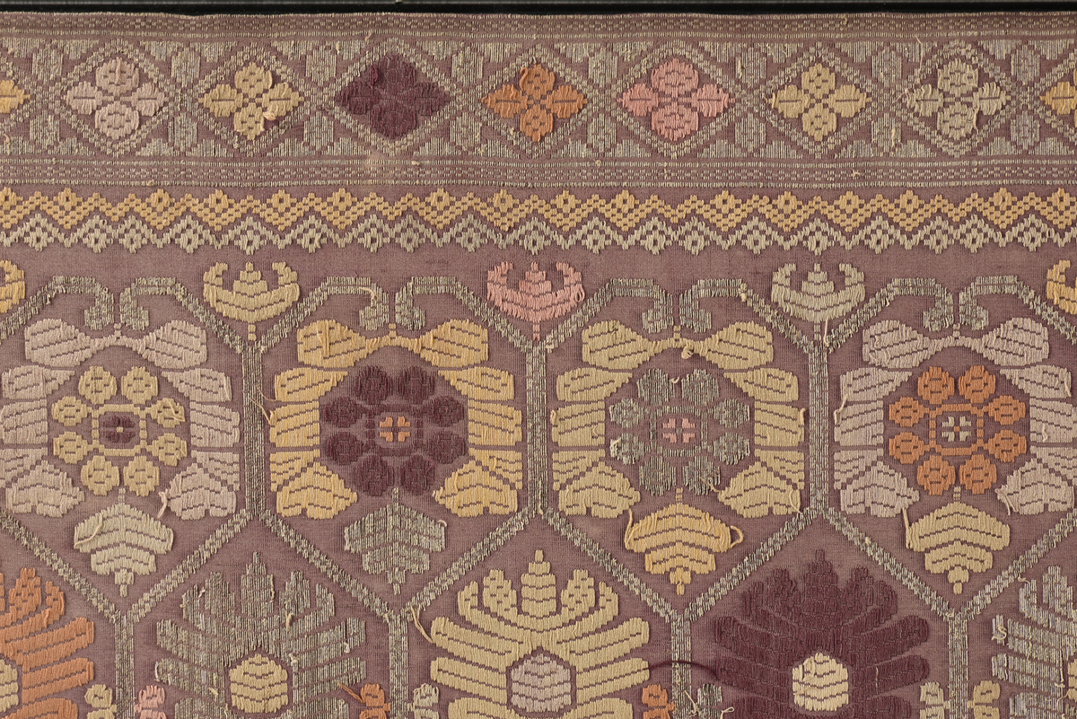 AN ANTIQUE BALINESE POLYCHROME FLORAL SILK BROCADE SARONG KAIN-SONGKET, INDONESIA, LATE 19TH - Image 5 of 6