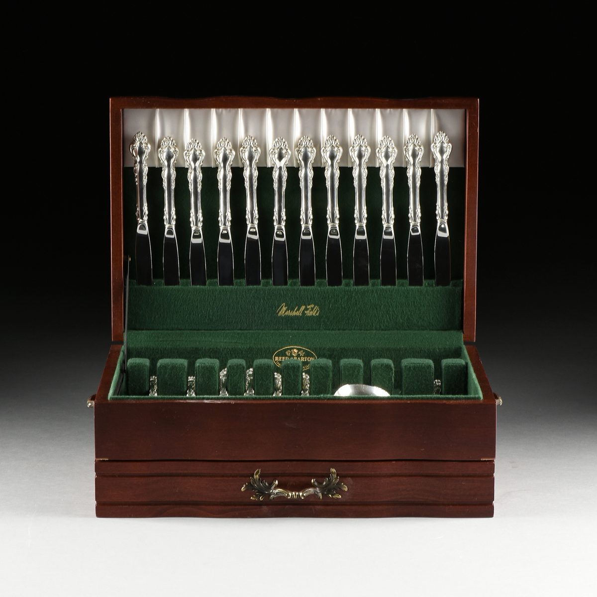 A FIFTY-SEVEN PIECE REED & BARTON STERLING SILVER FLATWARE SERVICE, SPANISH BAROQUE PATTERN, MARKED, - Image 5 of 5