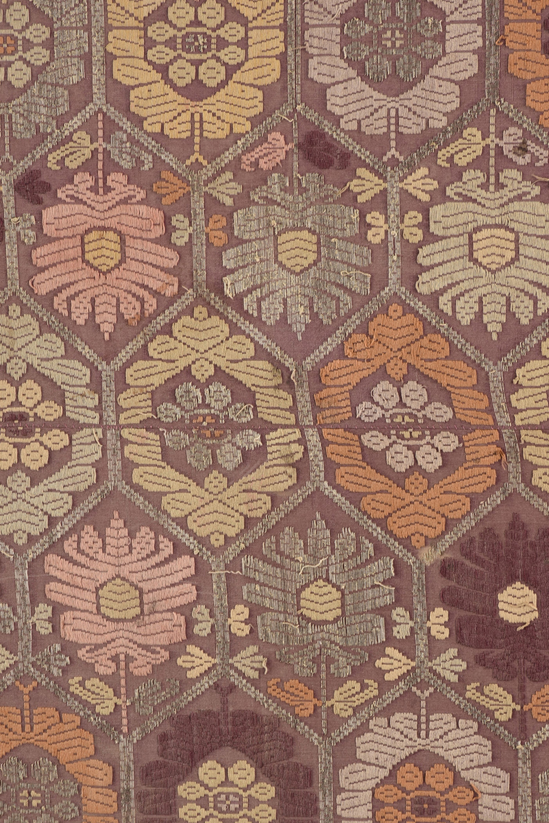 AN ANTIQUE BALINESE POLYCHROME FLORAL SILK BROCADE SARONG KAIN-SONGKET, INDONESIA, LATE 19TH - Image 4 of 6