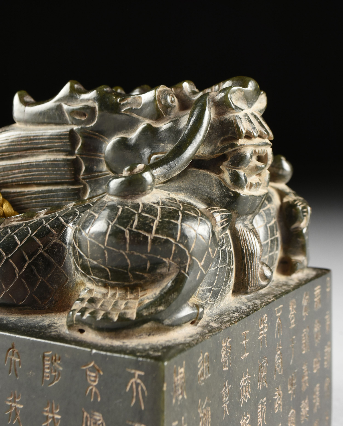 A QING DYNASTY STYLE DARK GREEN HARDSTONE COURT SEAL FOR DELIVERING INSTRUCTIONS IN A ZITAN BOX, - Image 7 of 11