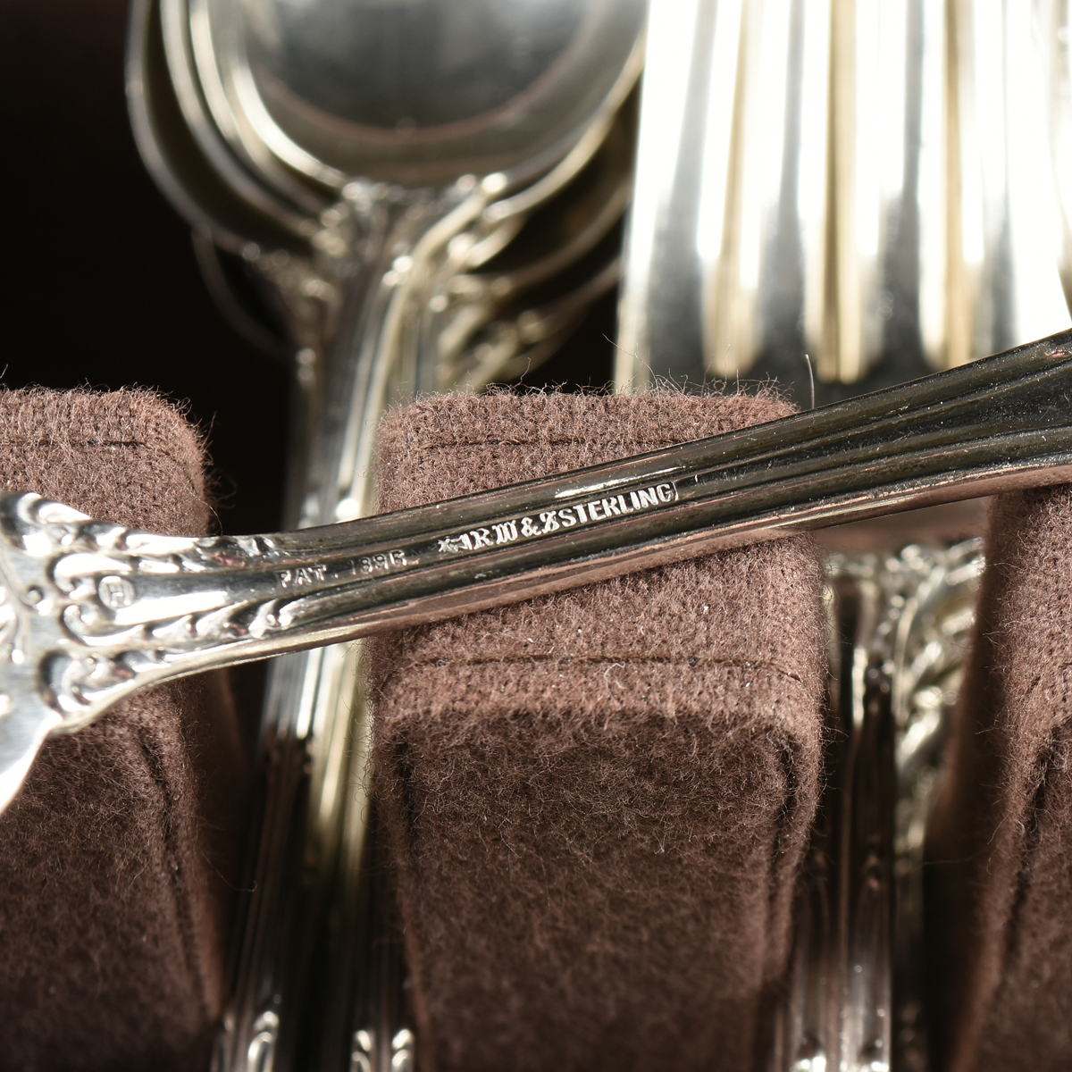 A FORTY-NINE PIECE R. WALLACE & SONS STERLING SILVER FLATWARE SERVICE, LUCERNE PATTERN, MARKED, - Image 4 of 5