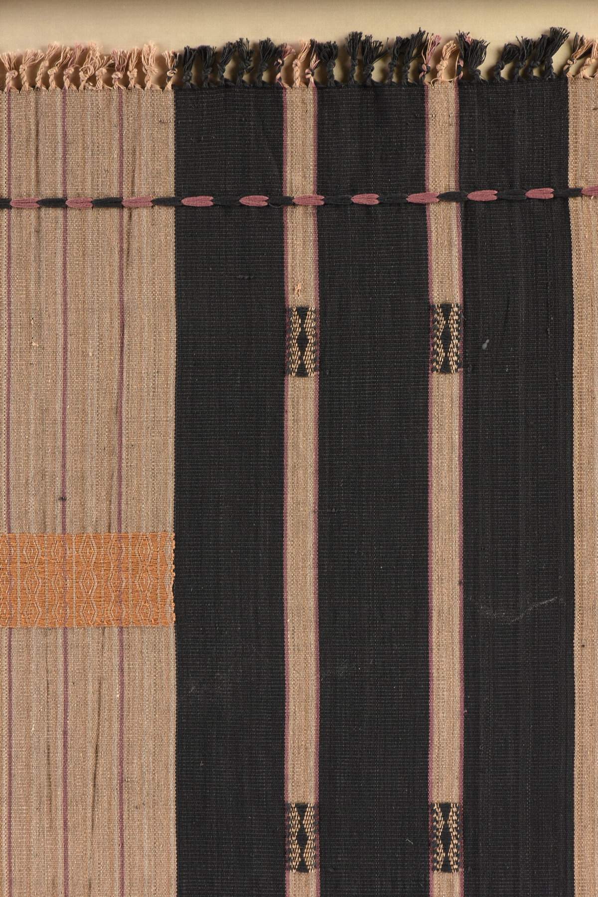 A NAGA FINELY LOOMED BLACK AND TAN STRIPED COTTON WOMAN'S ANGAMI SHAWL, NAGALAND, SECOND HALF 20TH - Image 2 of 6