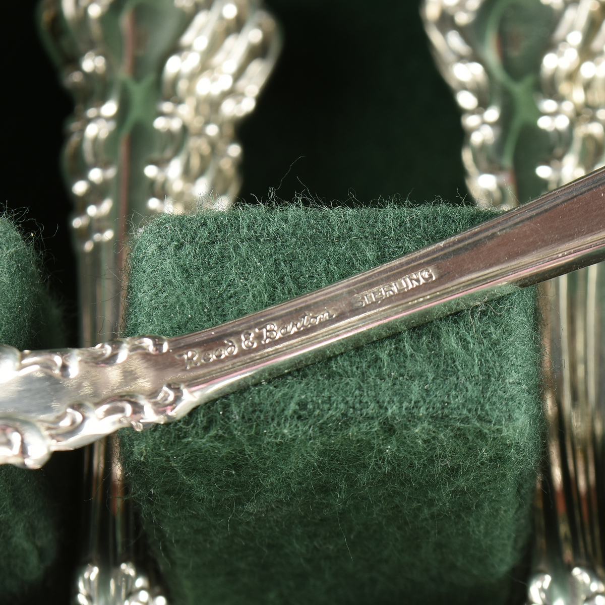 A FIFTY-SEVEN PIECE REED & BARTON STERLING SILVER FLATWARE SERVICE, SPANISH BAROQUE PATTERN, MARKED, - Image 3 of 5