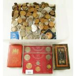 A miscellaneous quantity of British pre-decimal and decimal coinage, Farthings, Thro halfcrowns, 1/