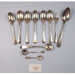 A collection of various teaspoons and salt spoons, 109g