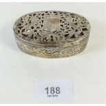 A silver 925 oval box with pierced crest decoration to lid - 9 x 6cm - 90g