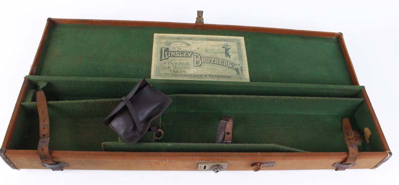 Canvas and leather motor case with interior fitted for up to 28 ins barrels, - Image 2 of 3